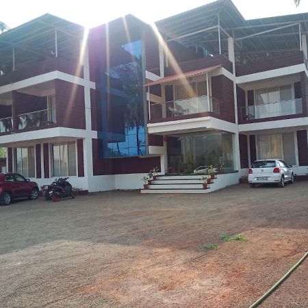 Coastal Bay Beach Resort Harnai Ngoại thất bức ảnh