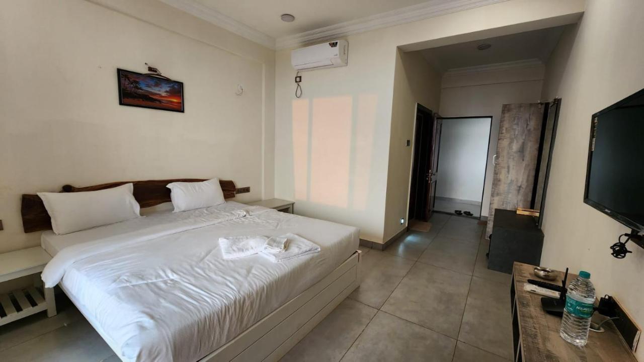 Coastal Bay Beach Resort Harnai Ngoại thất bức ảnh