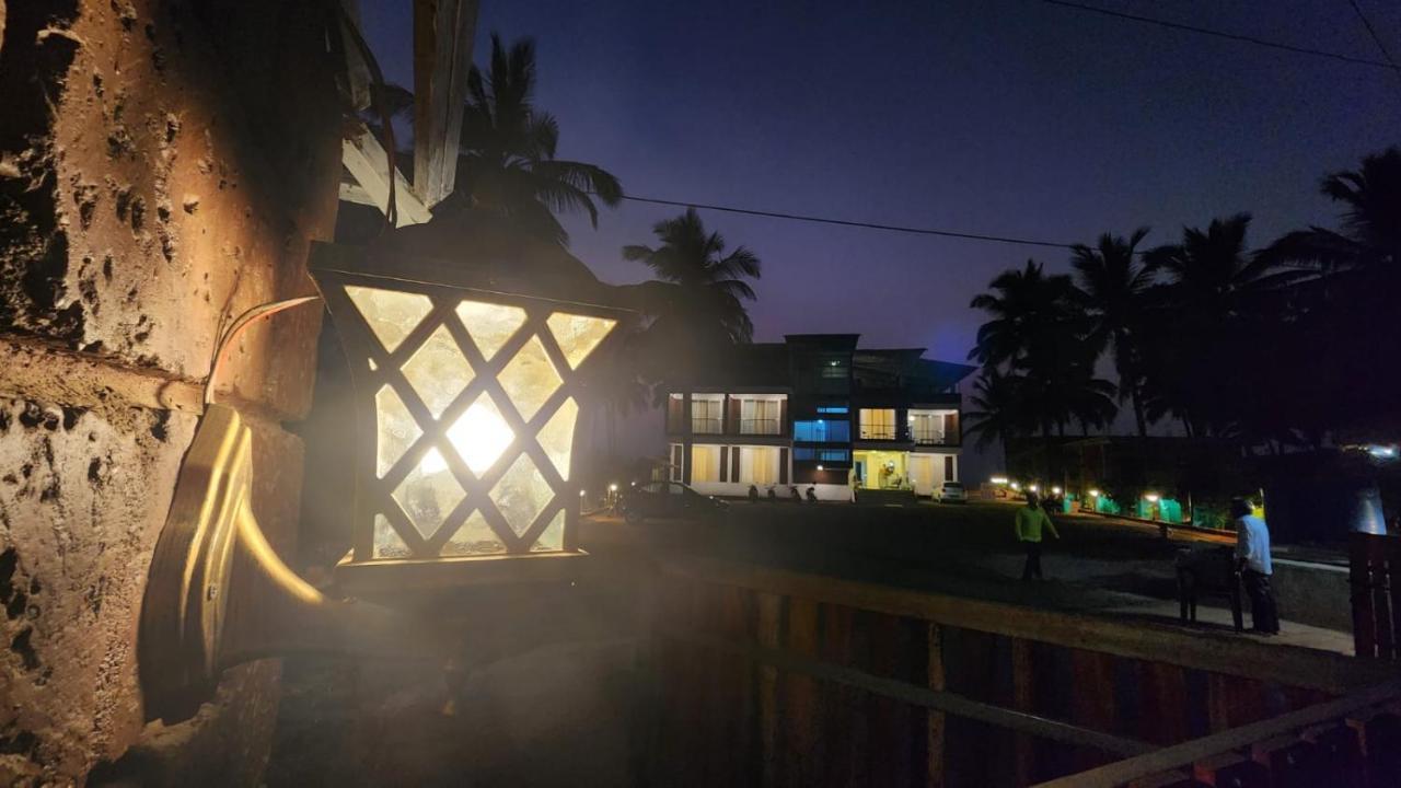 Coastal Bay Beach Resort Harnai Ngoại thất bức ảnh