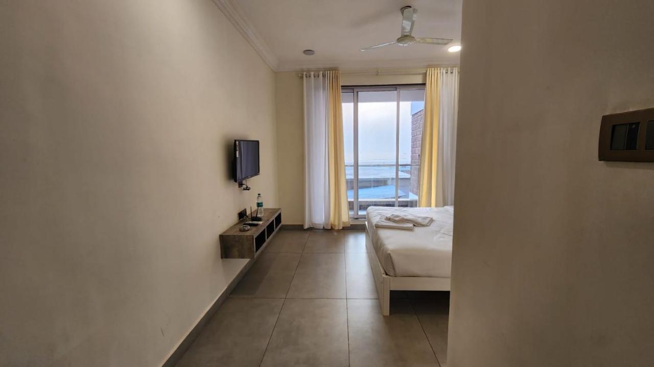 Coastal Bay Beach Resort Harnai Ngoại thất bức ảnh
