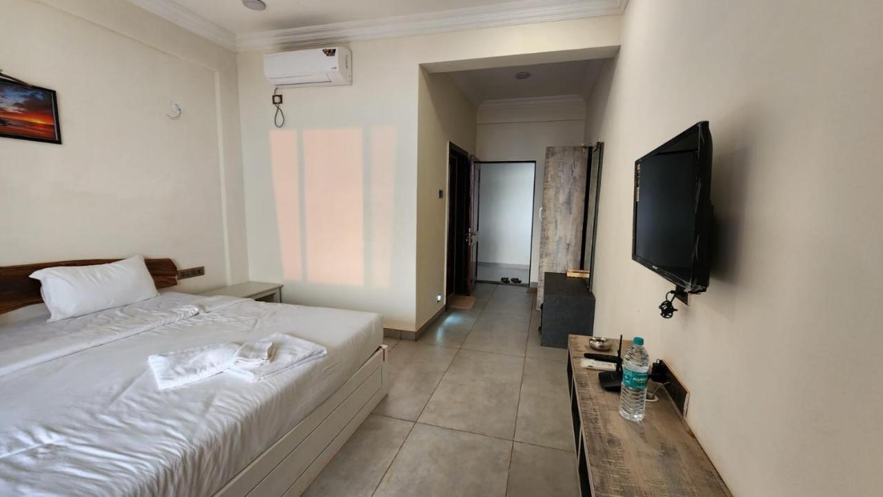 Coastal Bay Beach Resort Harnai Ngoại thất bức ảnh