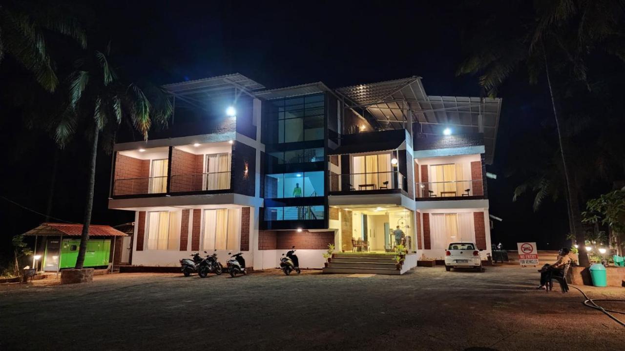 Coastal Bay Beach Resort Harnai Ngoại thất bức ảnh