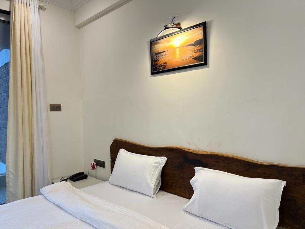 Coastal Bay Beach Resort Harnai Ngoại thất bức ảnh
