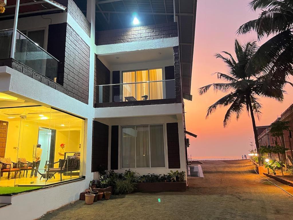 Coastal Bay Beach Resort Harnai Ngoại thất bức ảnh