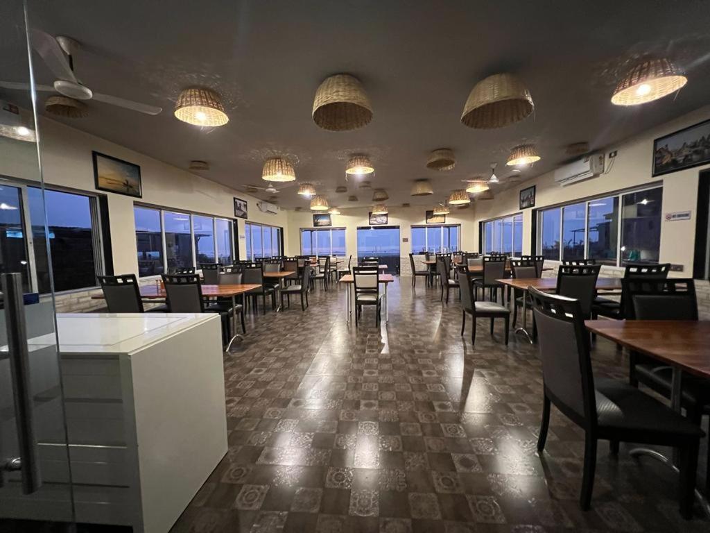 Coastal Bay Beach Resort Harnai Ngoại thất bức ảnh
